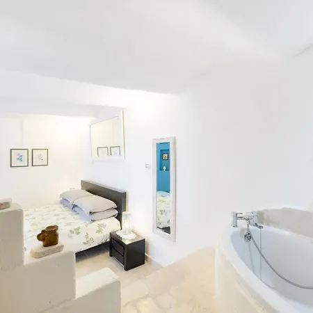 Mindelly By Comper With Terrace & Netflix * Ostuni